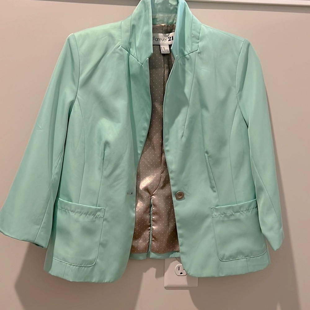 Forever 21 crop blazer